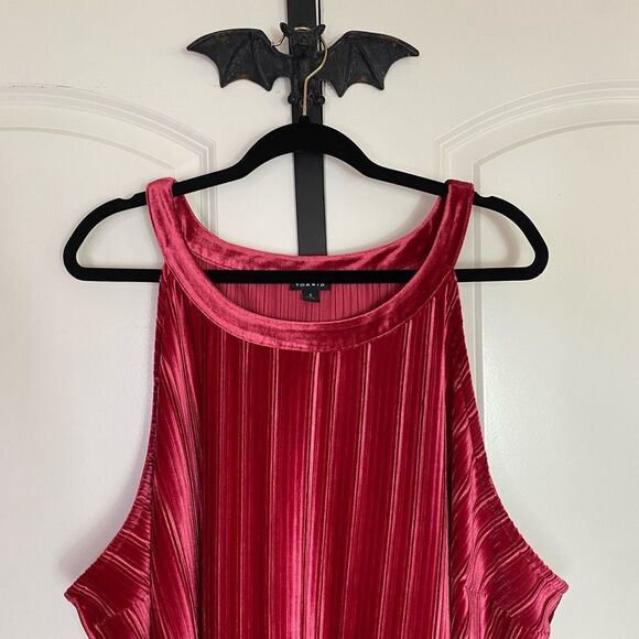 Torrid Red Velvet Pleated Goddess Top, Flowing Flattering, Soft, Stretch size 5X - Picture 8 of 12